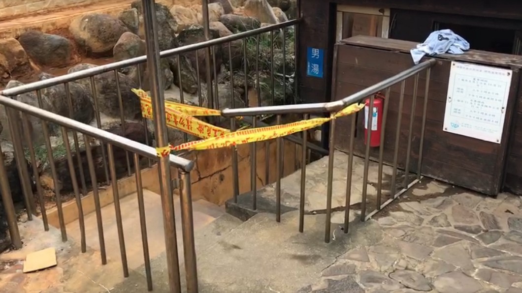 天冷泡湯猝死！金山7旬翁「僵硬臉塞水中」　友破門悲慟