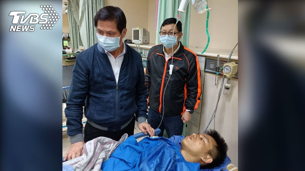 通緝犯猛撞!勇警「腦出血斷腿」反自責:對不起沒幫上忙