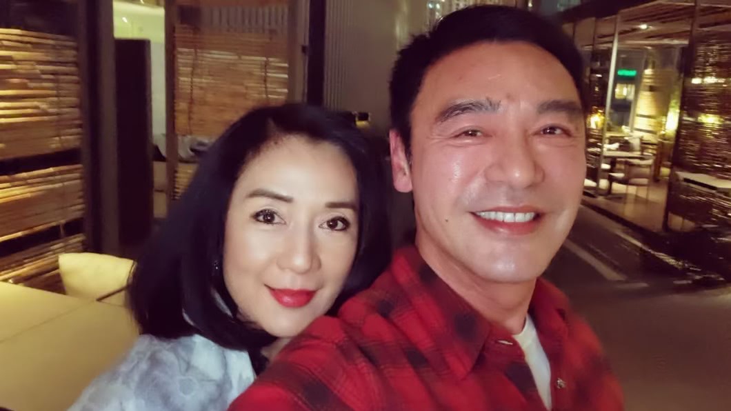 鍾鎮濤曬出兩人合照。（圖／翻攝自鍾鎮濤微博）
