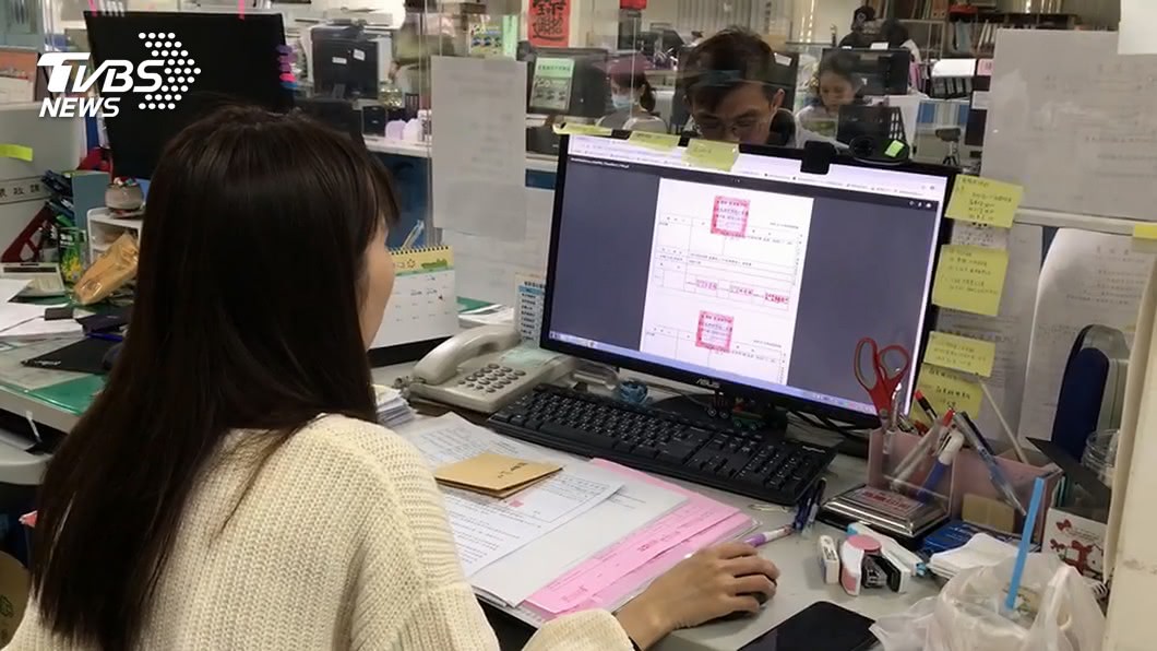 謠傳公務員上班超閒? 過來人曝真相:加班是常態