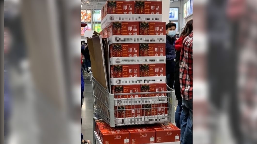 有民眾採購了約36盒咖啡,讓女子嚇傻。(圖/翻攝自臉書社團Costco好市多 商品經驗老實說)