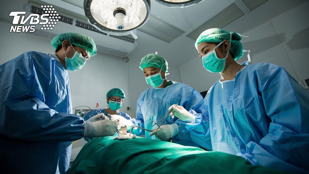 男嚴重腦出血送急診　醫苦戰5小時「靠它」搶命