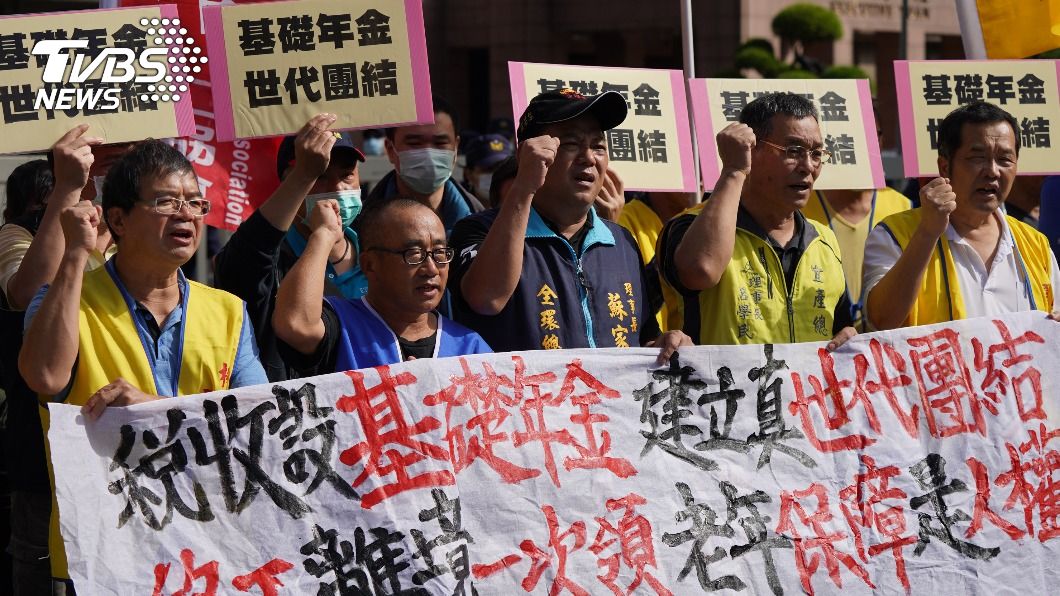 工鬥籲設基礎年金 勞部:配合政院整體規劃辦理