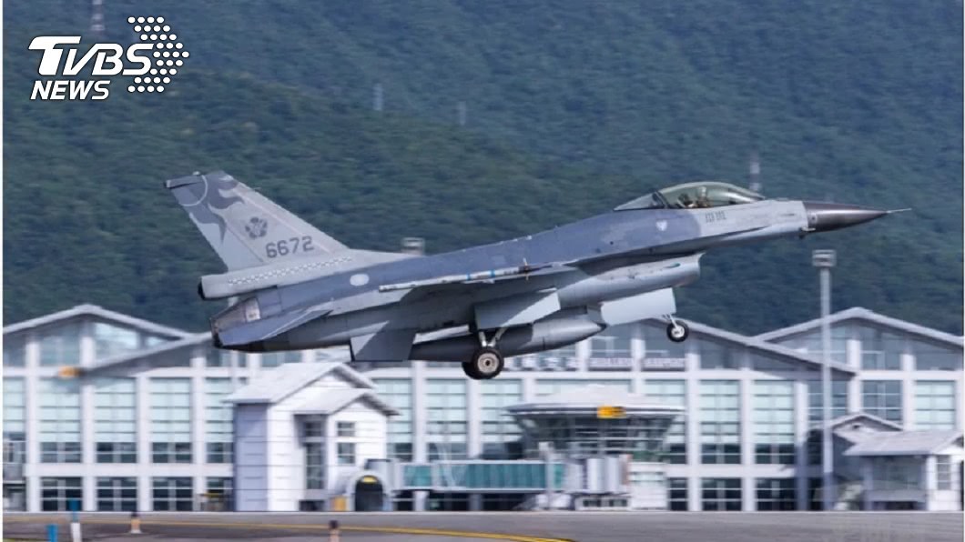 F-16飛官蔣正志夜訓失聯 蔡英文指示:全力搜救