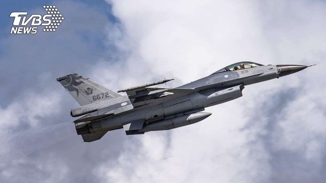 F-16失聯 空軍花蓮基地:海面上疑似油漬待確認