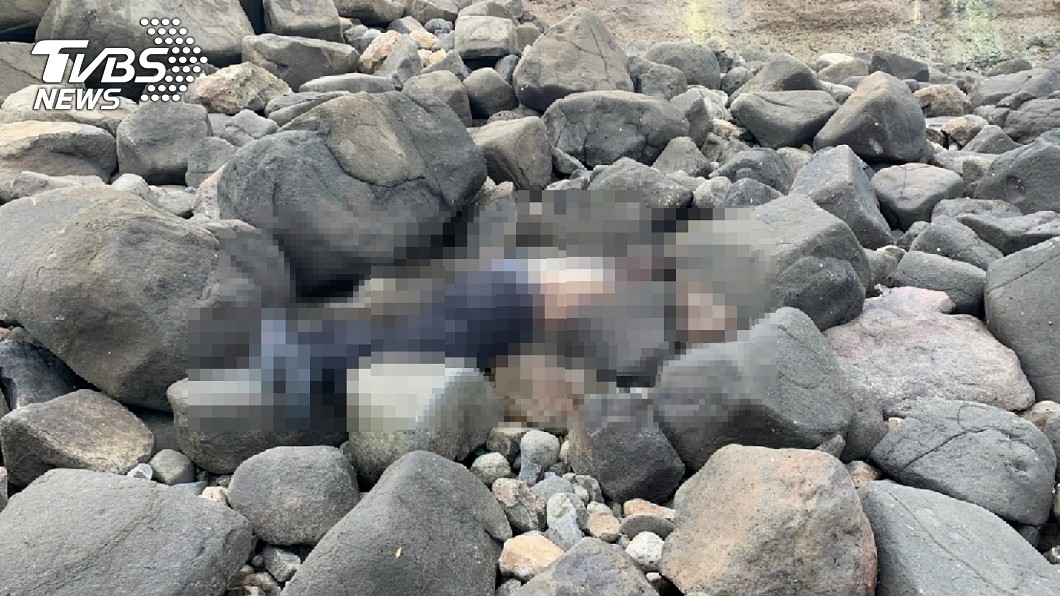 澎湖沙灘驚見男屍 「外套纏繞雙手」死因可疑