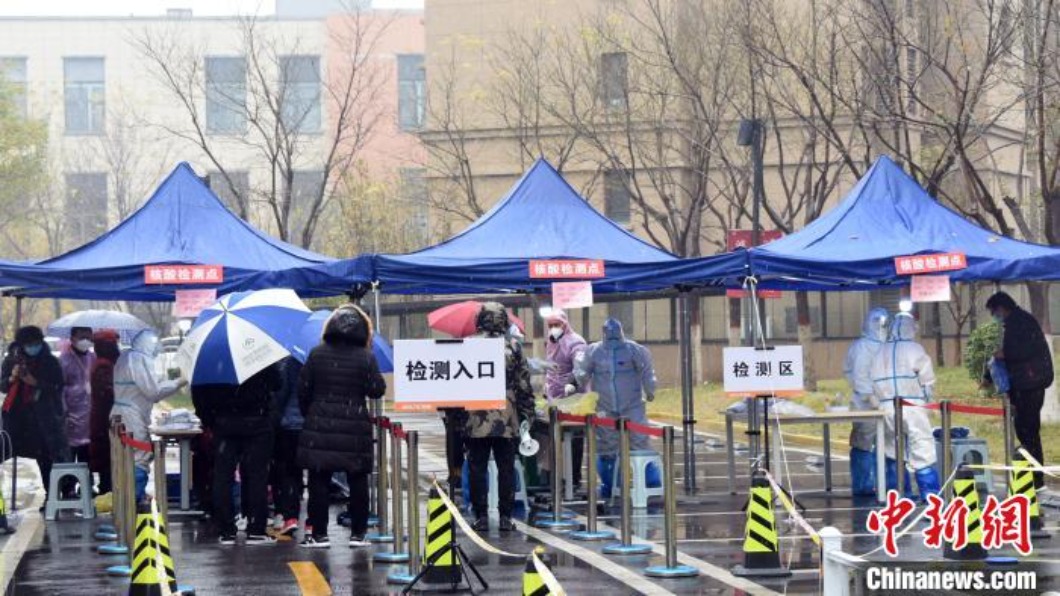 上海浦東機場.醫院爆疫情 香港爆交際舞群聚