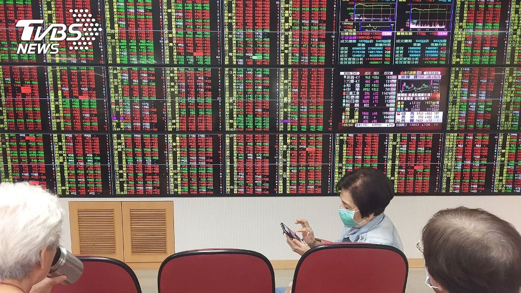 外資買超百億帶動台股飆新高 電子受青睞群創最夯