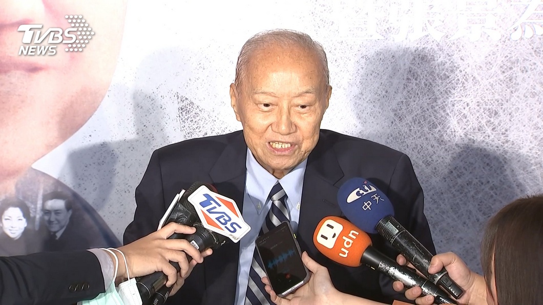 溢領351萬元遭追討!前考試院長關中敗訴定讞 須繳還退休金