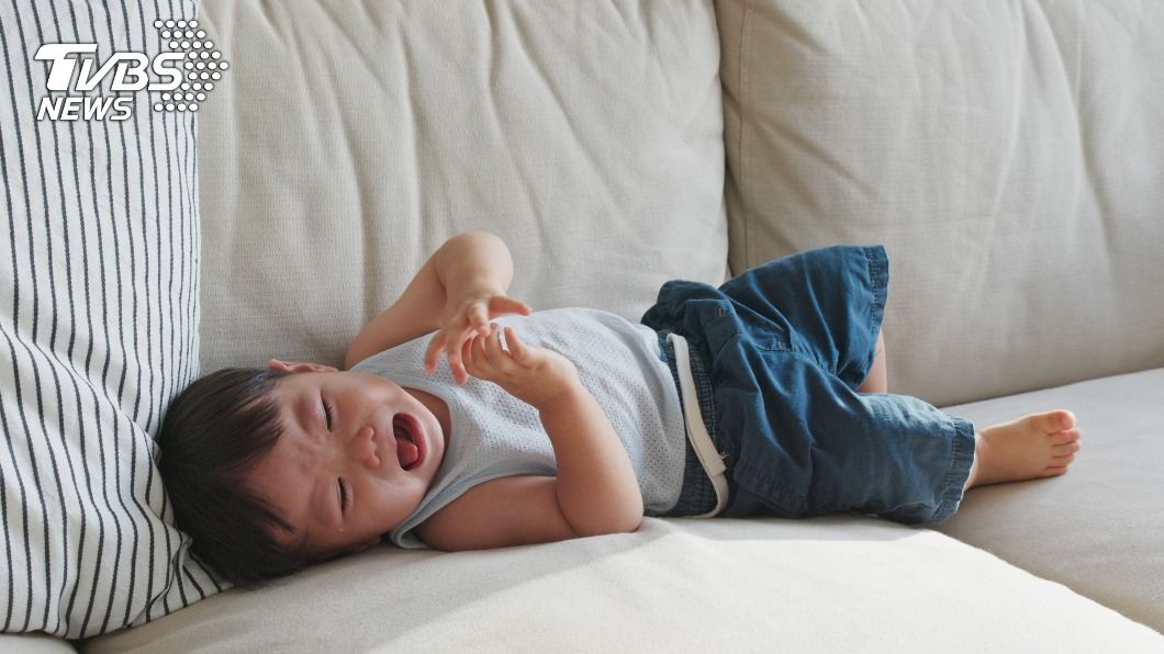 4歲兒哭喊「爸爸醜」拒同床 母無言:你們長一樣