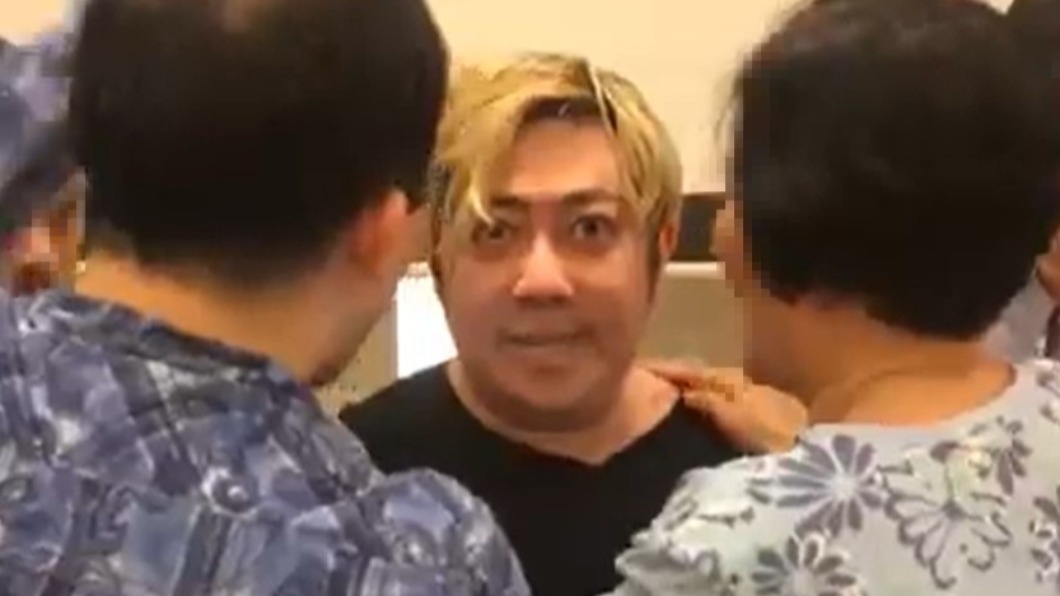 艾成曾公開疑似中邪影片! 陷低潮「趴地狂吼」:隨時想結束生命