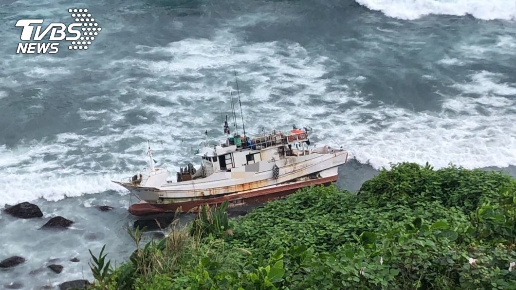 宜蘭漁船擱淺北方澳岸際　4人平安獲救