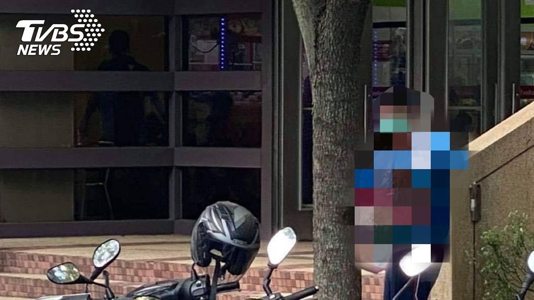 40歲男子穿國小制服 徘徊雙胞胎童星母校被逮