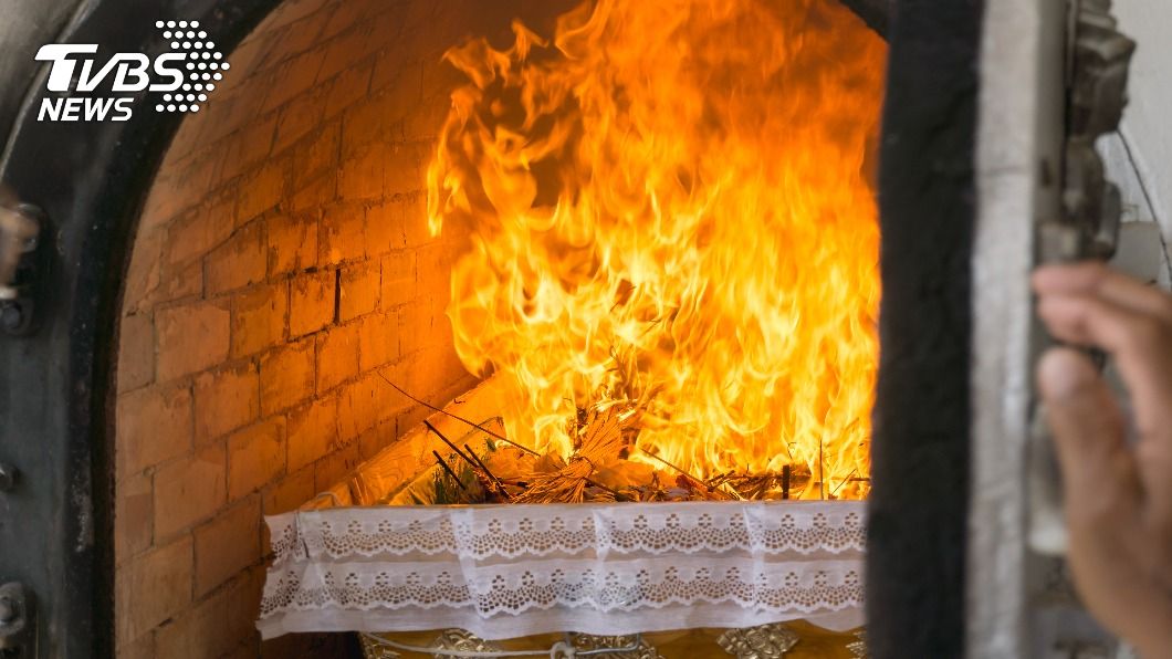 父染疫離世兒痛心火化 隔2天竟「死而復生」返家