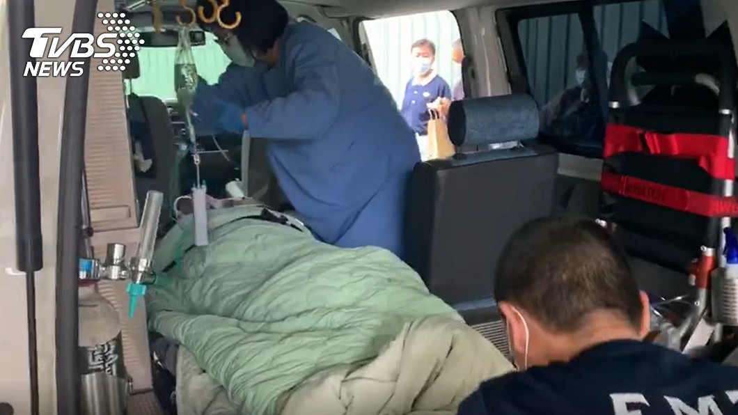 尪奧萬大翻車亡　倖存妻不知噩耗「淚抓醫護」：我丈夫呢