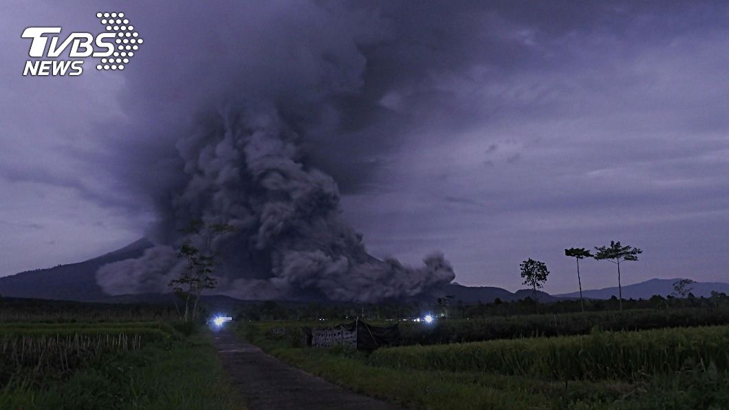 印尼數座火山活動加劇　數以千計民眾被迫疏散