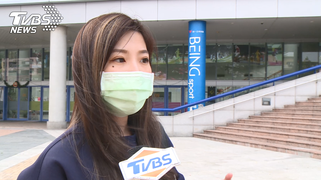 蔡依林演唱會場外遇到「原價讓票」卻是一場騙局。（圖／TVBS）