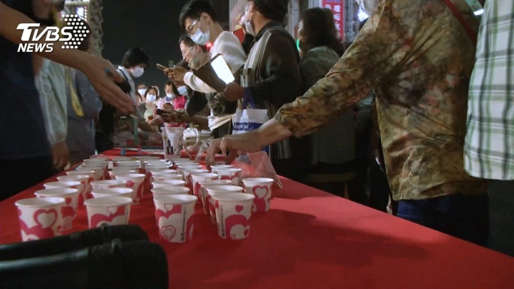 不滿高市府解約 廠商怒爆:事前根本不知「辦桌免費吃」