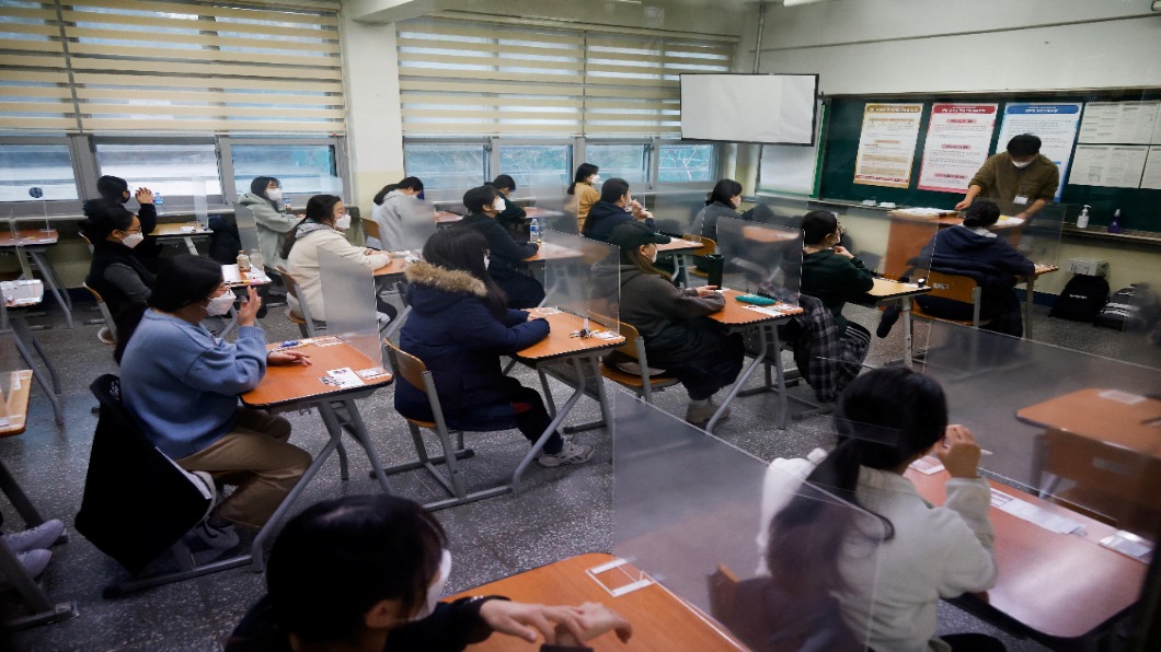 疫情未止!南韓學測日嚴格防疫.考生數創新低