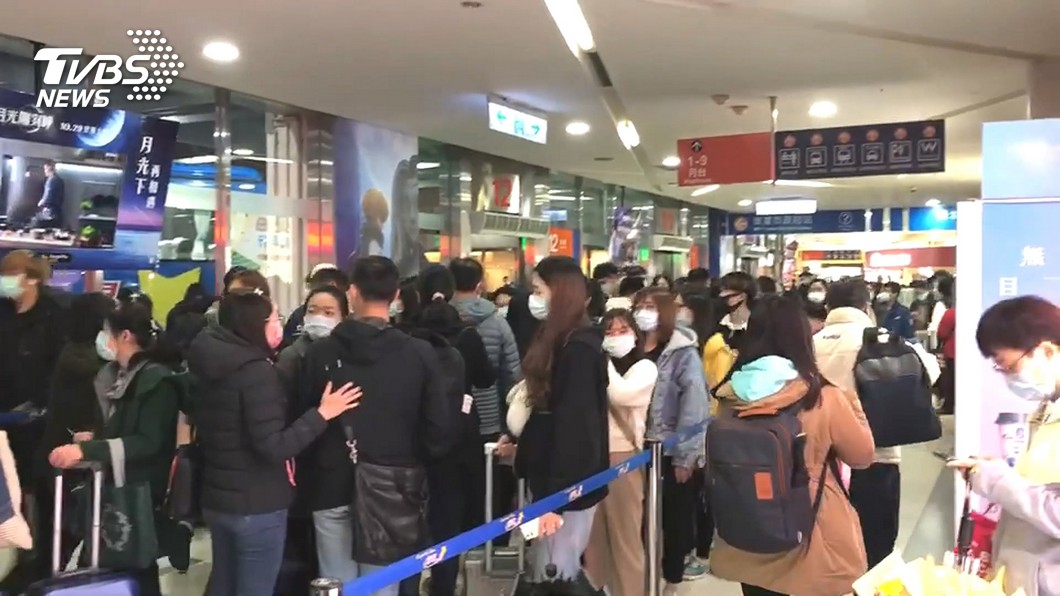 猴硐-瑞芳坍!台鐵「東部幹線塞爆」 旅客搶搭客運