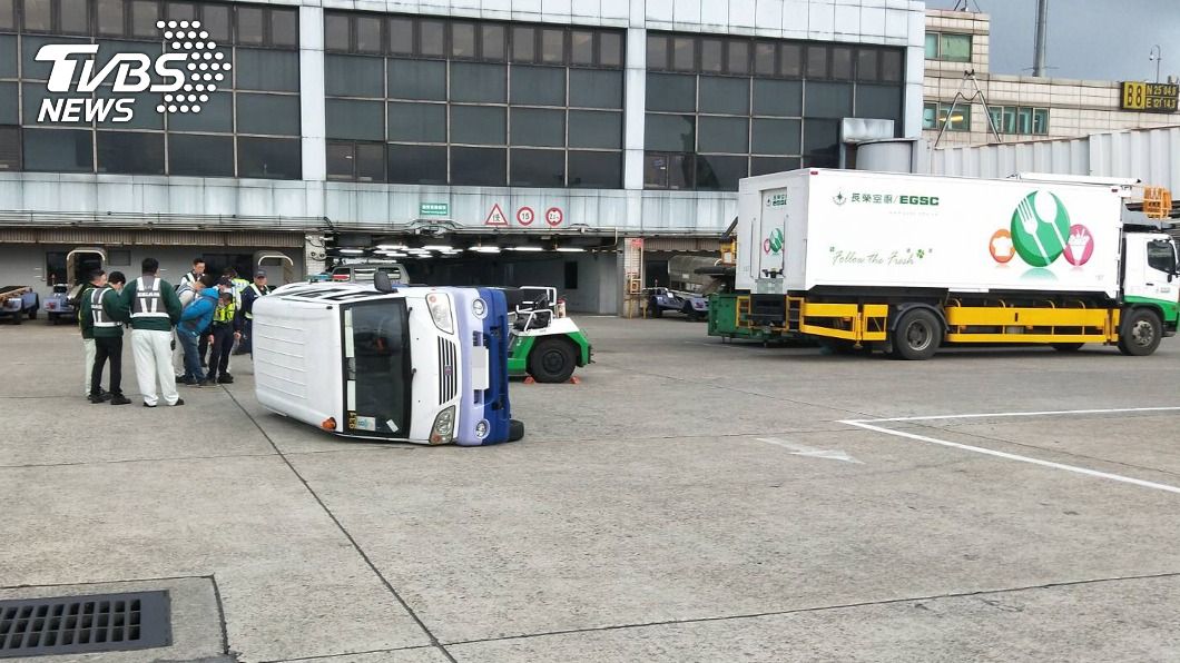 桃園機場機坪作業車輛碰撞　肇事責任待釐清