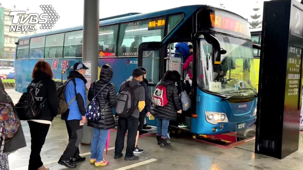 北部往東部鐵路中斷 基隆乘客提早出門搭客運