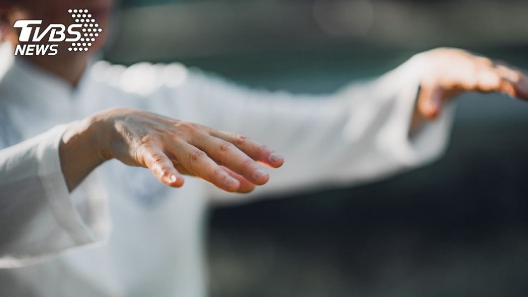 冬季運動不宜太激烈,氣功或靜坐都是不錯的選擇。(示意圖/shutterstock 達志影像)
