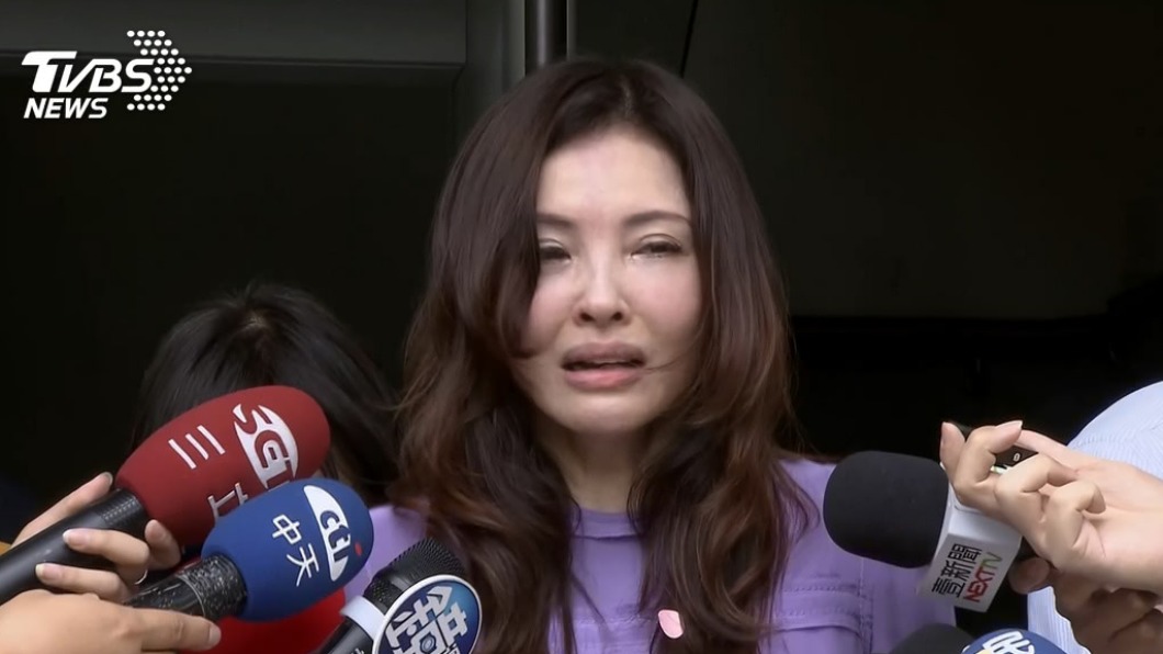 失婚後的親子日 何如芸「悲曬悔過書」嘆1句網看哭