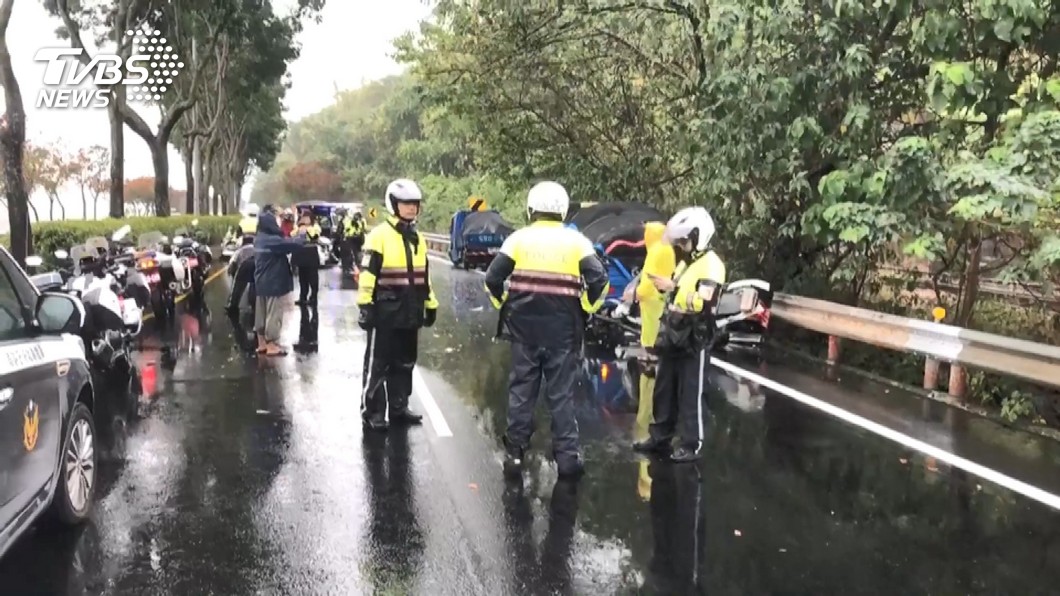 同路段連5起車禍！南投交警摔車亡　家屬控路面有問題