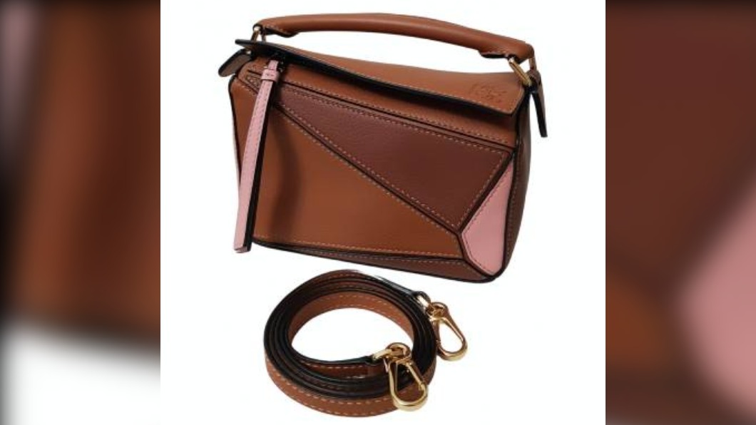 LOEWE Puzzle Bag設計獨特。（圖／翻攝自Vestiaire Collective）