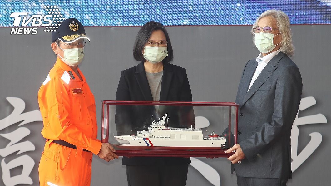 主持安平艦下水典禮 總統:展現捍衛藍色國土決心