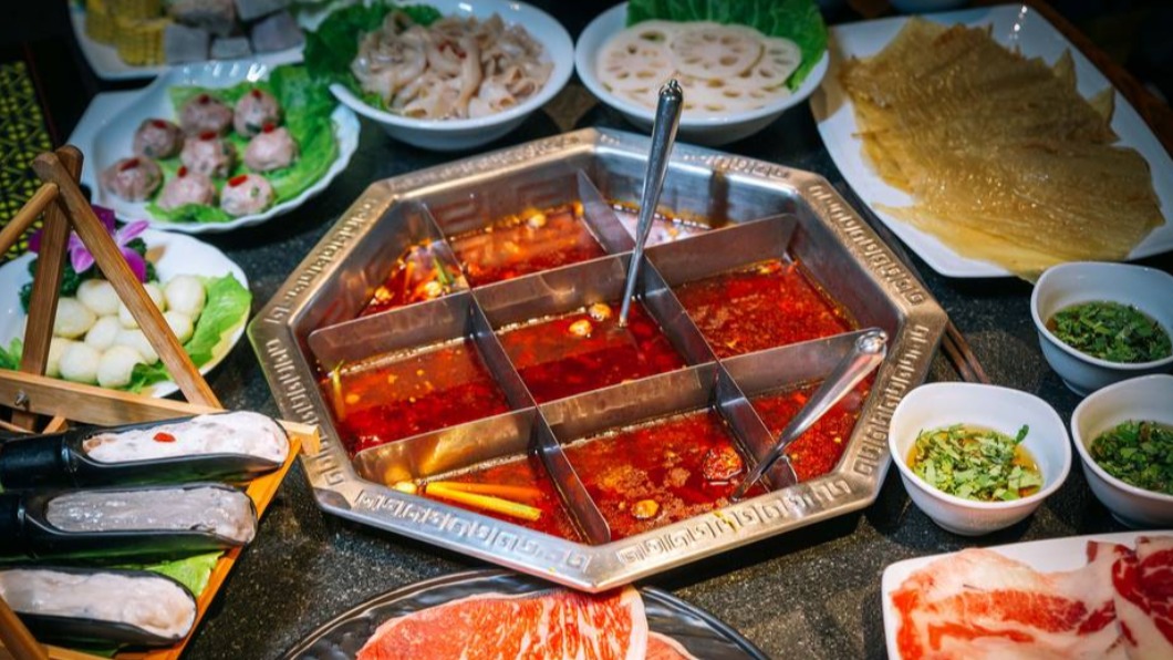 餐廳獨創的「九宮格鍋底」好吃又好玩。（圖／翻攝自東華川府重慶老火鍋臉書）