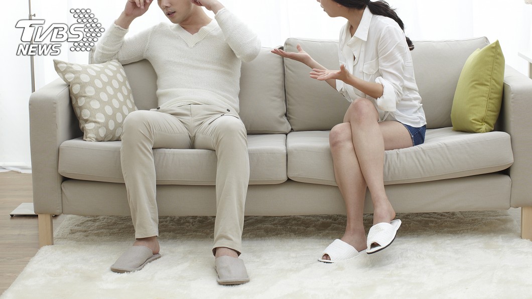 男友打包學妹回家睡　她怒「吃住全靠我」：還敢劈腿？