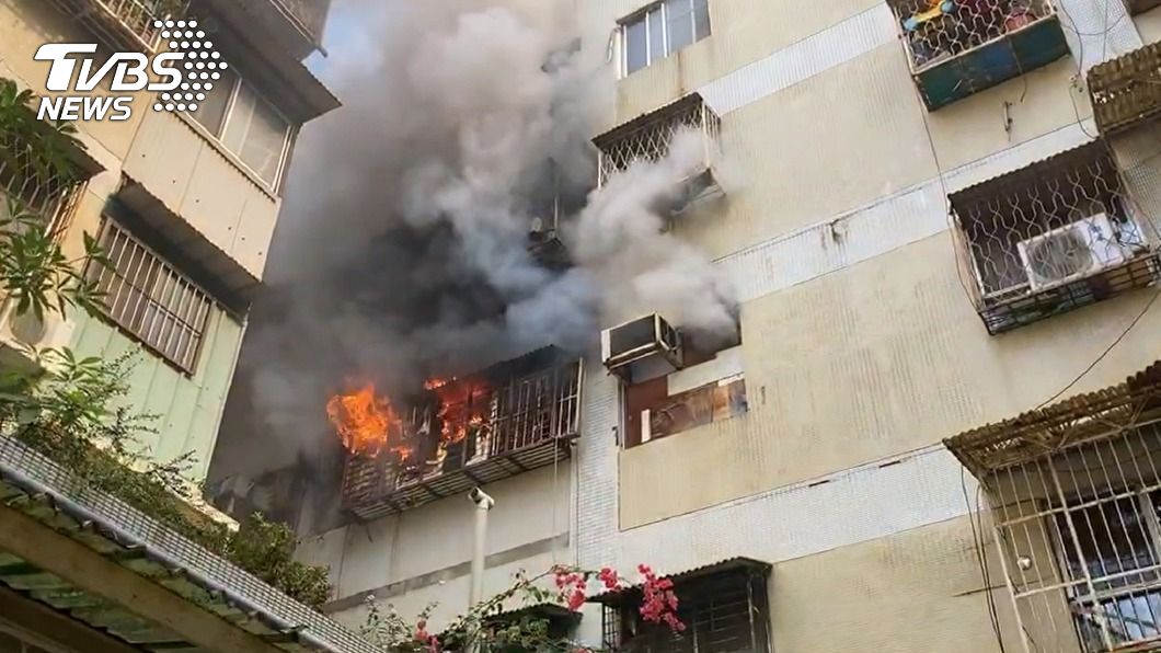 台中住宅火警濃煙狂竄　6旬男救出已無生命跡象