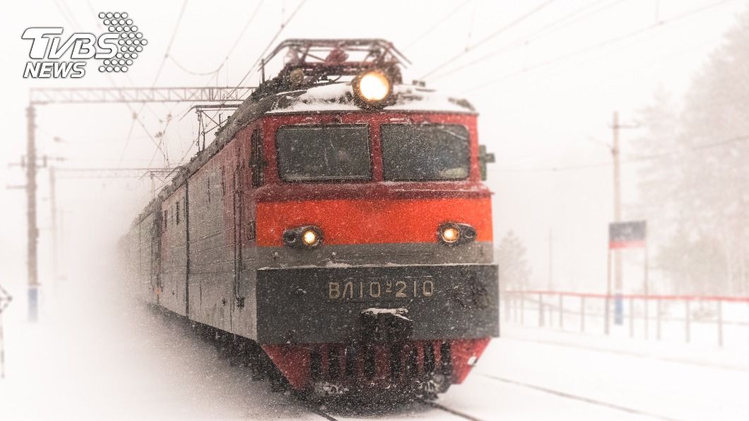 極端低溫零下43度列車急凍　網驚呼：移動冰櫃？