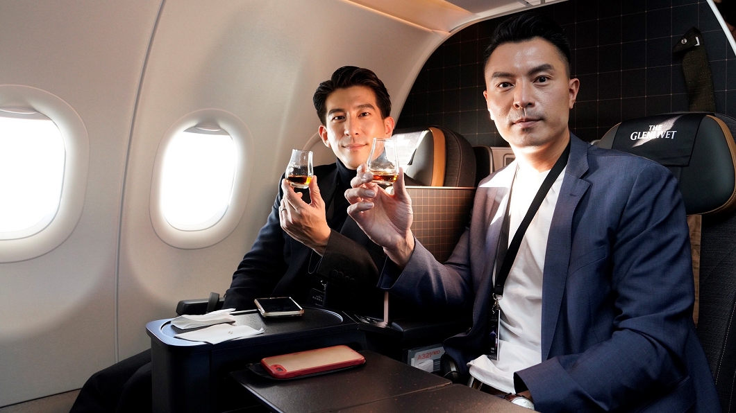 修杰楷高空品酒初體驗 雙帥合體偕好友陳信安共飲