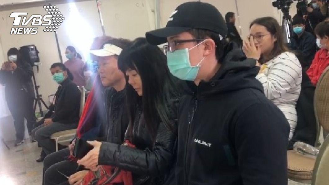 孫安佐開庭前一家首同框 孫鵬淚崩:還有路要走