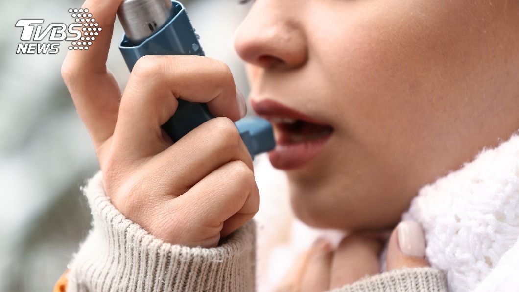 女童長期暴露在嚴重的空氣汙染中。(示意圖/shutterstock 達志影像)