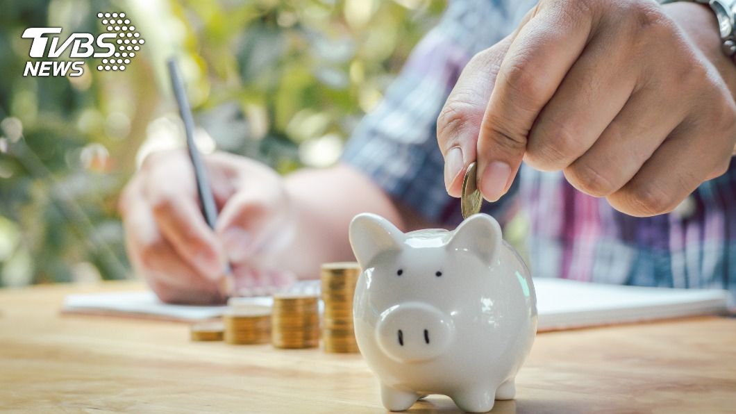 基本生活費增至18.2萬，為歷年最大調幅。（示意圖／shutterstock達志影像）