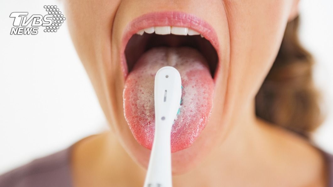牙醫師揭NG習慣 預防口臭別再刷舌苔!