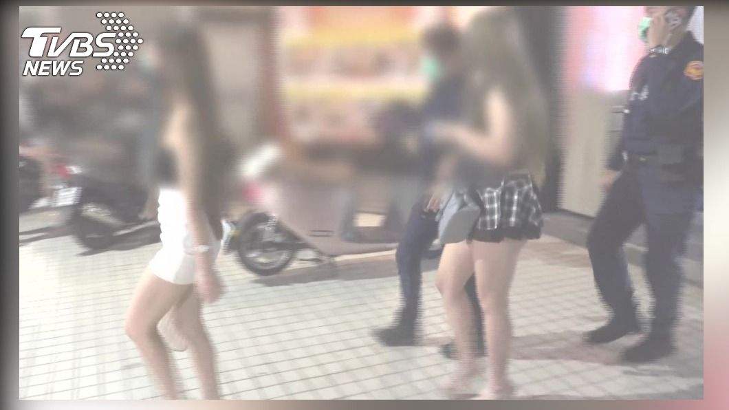 高雄警破門突襲酒店 查獲12女裸上身熱舞陪酒