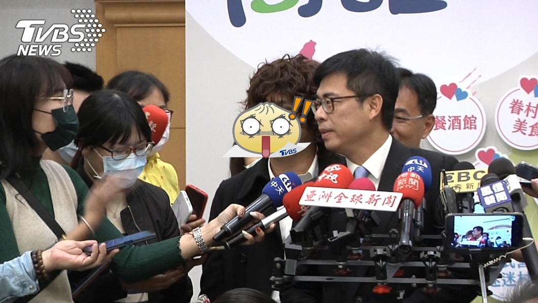 陳其邁被問蘇偉碩事件　「爆炸頭男突擋麥」身分曝網氣炸