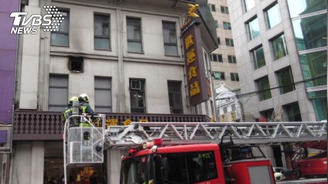 排油煙管莫名燃燒 知名麵包店「世運食品」傳火警