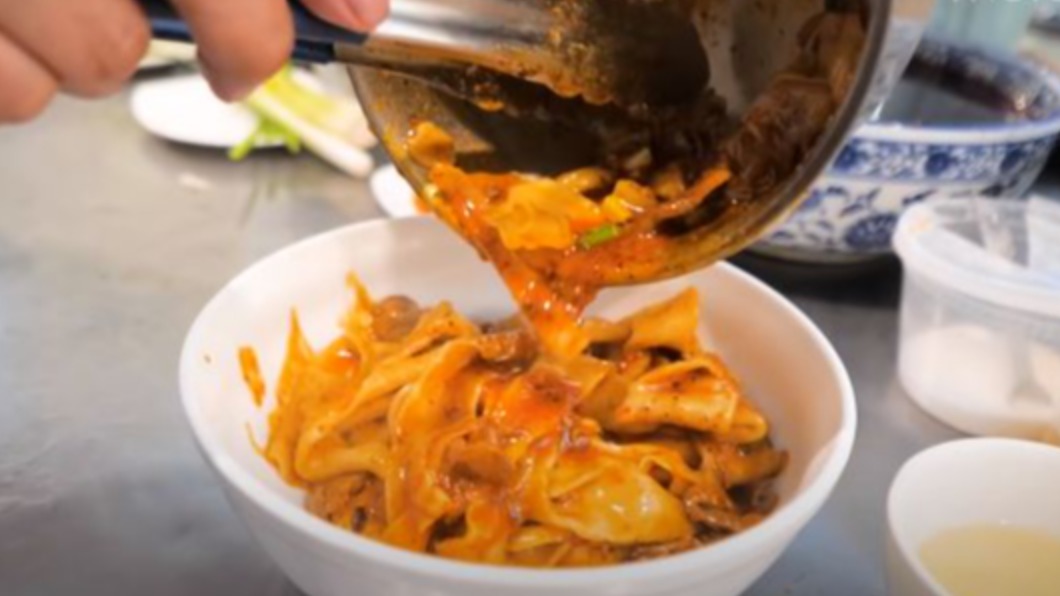 孜然扯麵香辣夠味 紐約客大排長龍分店開不停