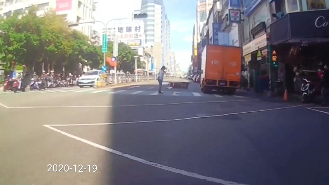 圖/翻攝自八卦村行車紀錄器影片上傳中心臉書