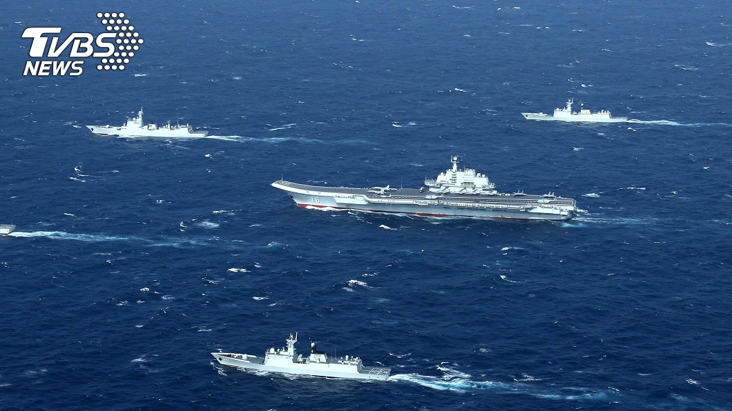 中共「山東號」航空母艦經過台灣海峽。(示意圖/shutterstock 達志影像)
