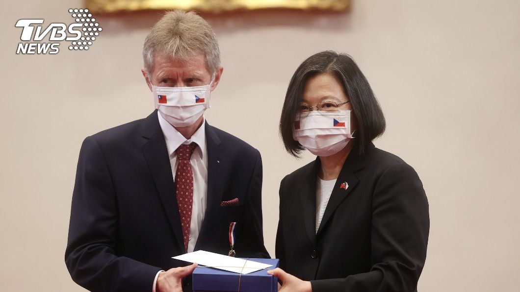 歐洲反中情緒蔓延 華爾街日報揭捷克挺台內幕