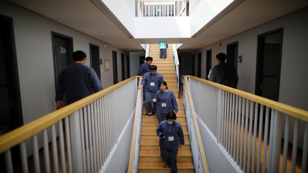 窗口寫字求援！首爾監獄群染　囚犯家書揭慘況
