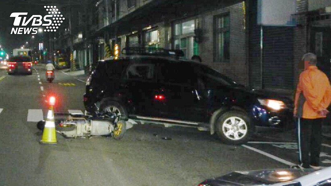 高雄媽3貼未戴安全帽!5歲女站踏板慘撞死 恐怖畫面曝
