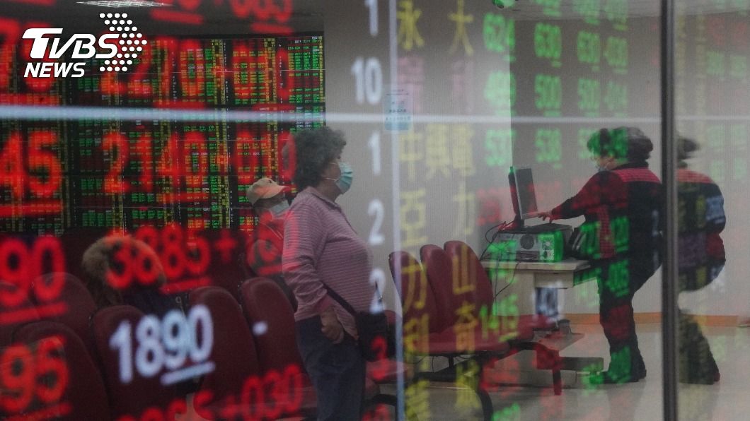台股全年大漲2735點 每位股民平均約賺75萬元
